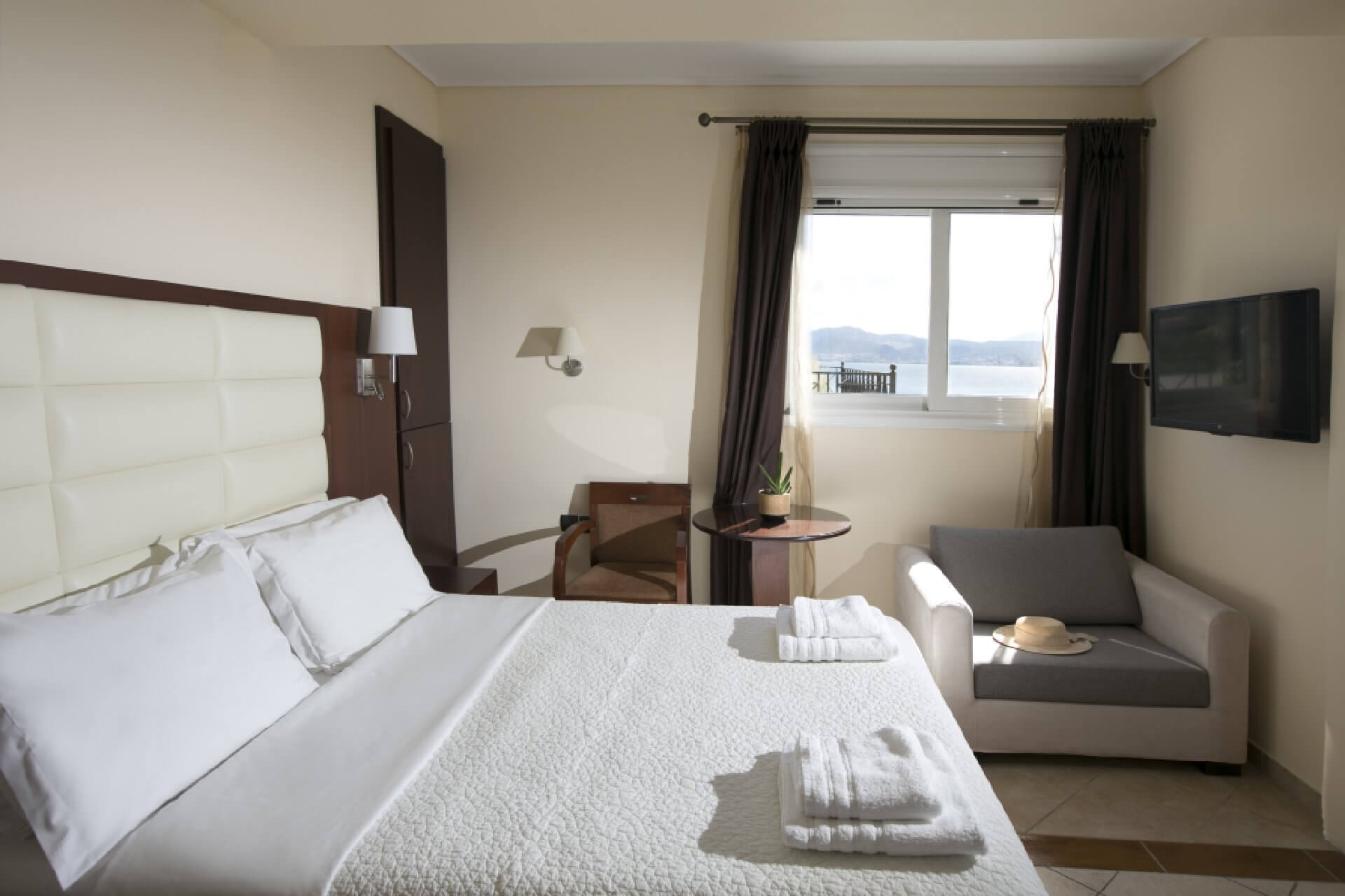 Κρεβατοκάμαρα Σουίτας 2ου Όροφου Almira Mare